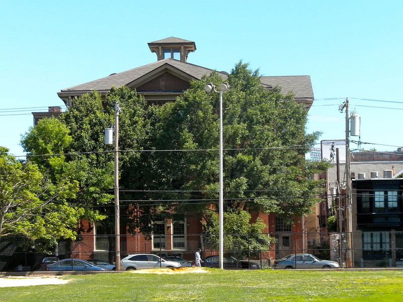 Photograph of the Institute on May 20th of 2010, Public Domain photograph by WikiMedia contributor SmallBones