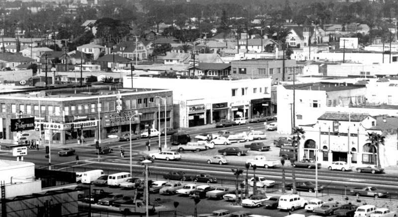 The Golden Bear can be seen at right in this circa 1970s aerial of Pacific Coast Highway and Main Street. Source: City of Huntington Beach archives