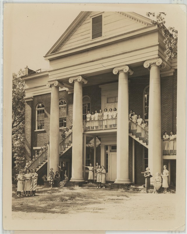 Students in the 1930s gather on the long staircase of Reynolds Hall for a nice picture.