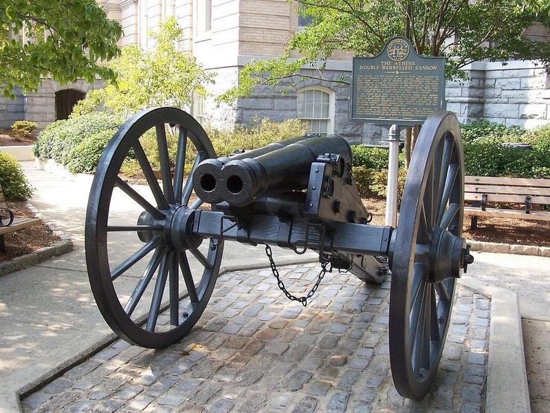 The cannon as it appears today at City Hall. 