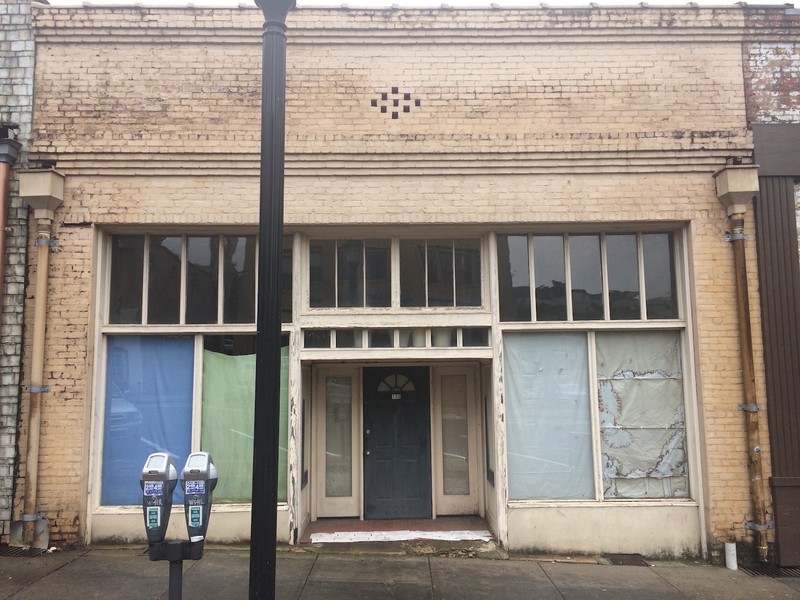 Easternmost portion of Epps' garage on East Washington Street