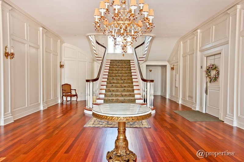 Staircase of Dryden Mansion, Recent Picture