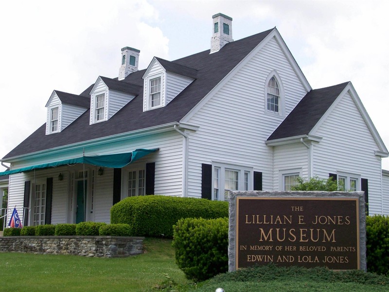 The exhibits showcased in the museum depict the history of Jackson on the local, national, and international level. 