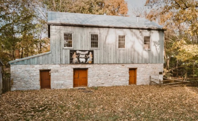 Building, Property, Window, Plant