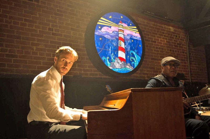 Ryan Gosling playing the piano in the movie La La Land at the Lighthouse Cafe.