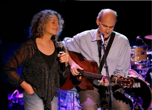 Carole King and James Taylor performing in the Troubadour