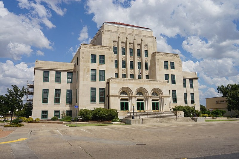 San Angelo City Hall was built in 1928 and is a great example of Moderne architecture.