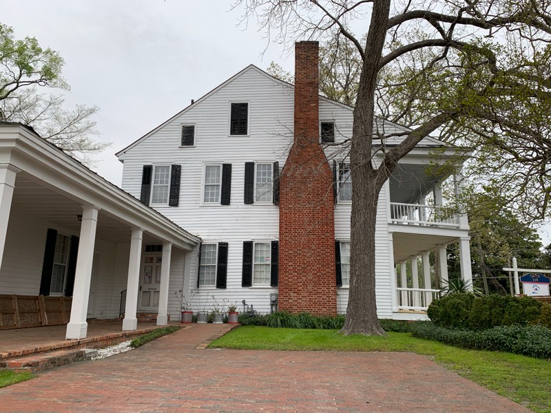 Cool Spring Tavern Exterior