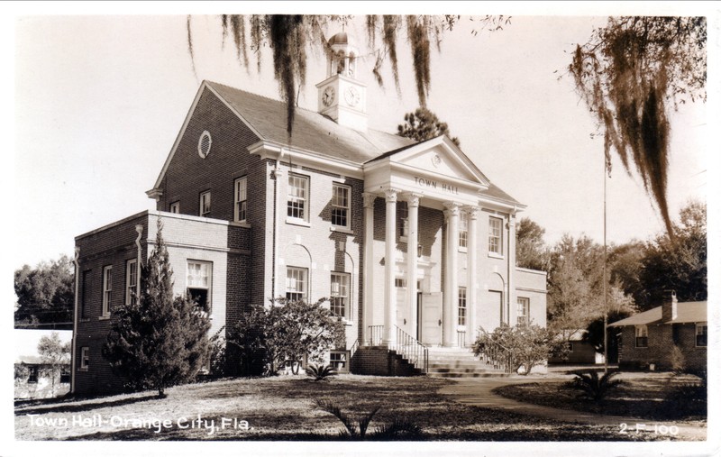 Town Hall - Orange City, FL 2-F 100  c.1940