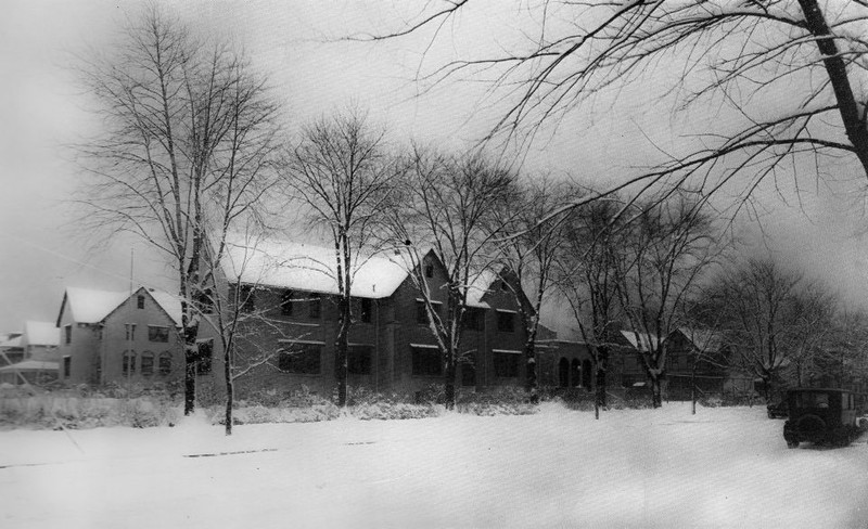 1924 Picture of Roycemore School, Evanston, IL. 