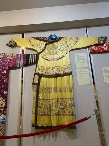 Emperor's Bright Yellow Court Robe (Chi-Fu) - Clio