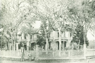 Property, Building, Tree, Porch