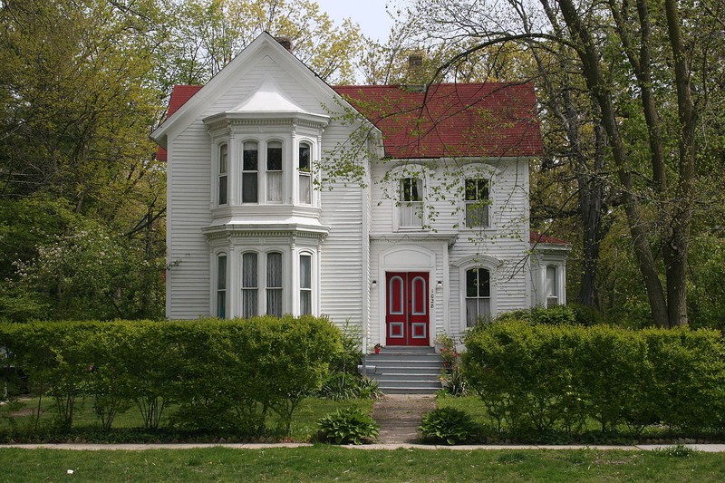 Wide View of Bailey-Michelet House in Wilmette. Originally built in 1871, the home was moved to this location in 1896.