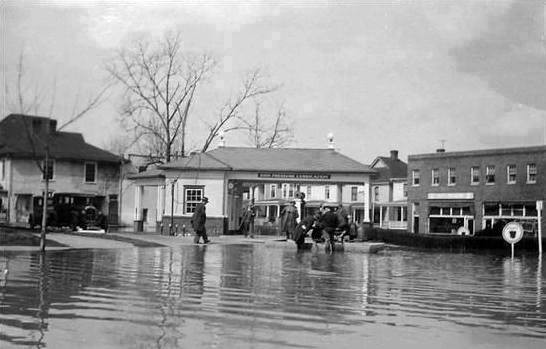 Pure Oil Station at Sixteenth Street and Fourth Avenue in 1937