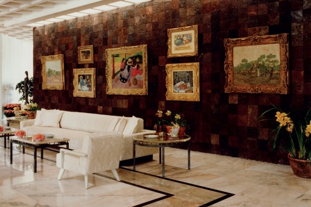 Though the original art collection was dedicated to the Metropolitan Museum of Art, reproductions of paintings by artists such as Cezanne, Picasso, and Monet can be seen throughout Sunnylands