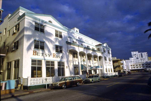 Betsy Ross hotel at 1440 Ocean Dr. in Miami Beach. Not before 1969. Florida Department of Commerce Collection. Florida Memory, State Library and Archives of Florida.