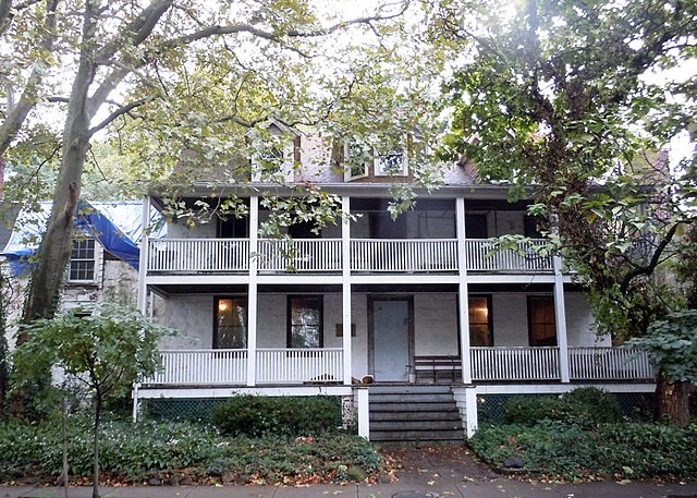 2012 photograph of front of Neville House (Robert Haber)