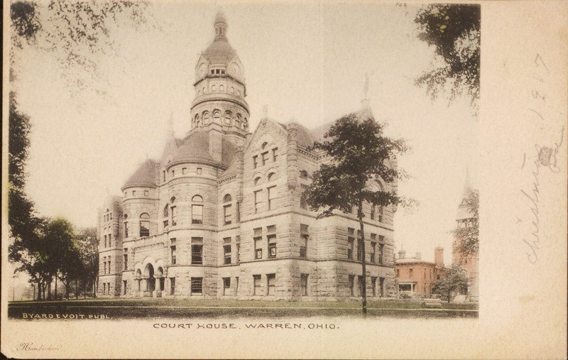 The current building of the Trumbull County Courthouse.