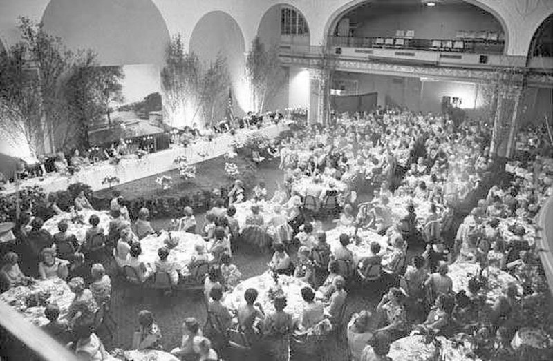 Oct. 19, 1912 ballroom event. The Plain Dealer proclaimed “Beauteously gowned women vie with splendor of great hotel." 