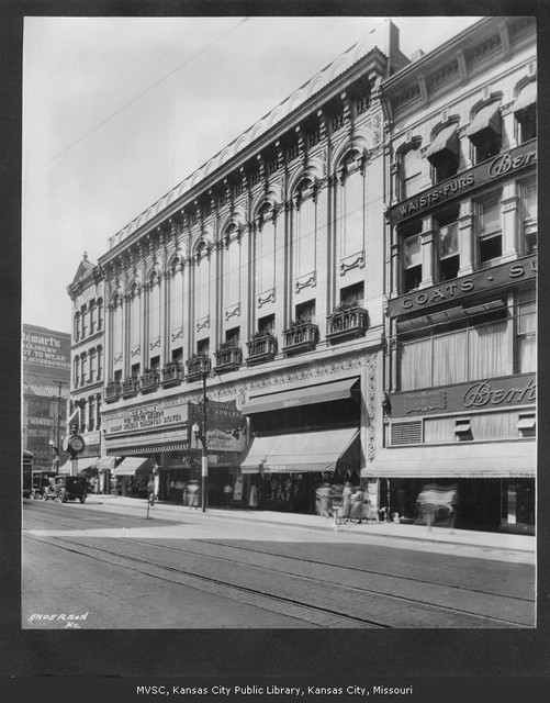 The Newman Theater around 1928. Image courtesy of the Missouri Valley Special Collections, Kansas City Public Library.