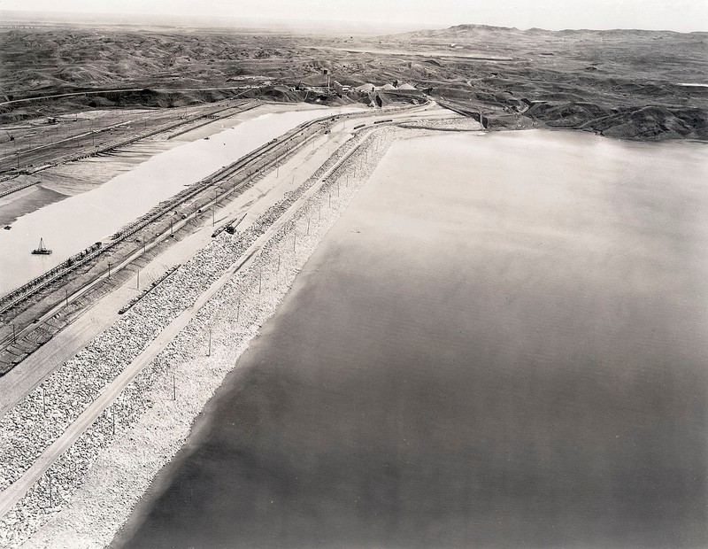 The dam as it appeared in June 1938 before the slide.