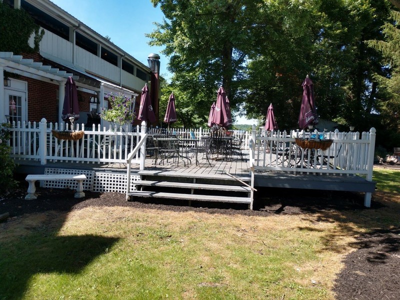 Outdoor Patio (east side of building). Courtesy of Main Street Kingwood.