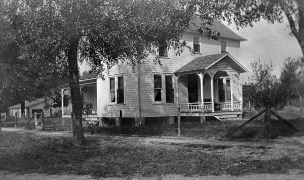 The A.D. Cottage - Orange City, Florida. 1910. Black & white photonegative, 4 x 5 in. State Archives of Florida, Florida Memory. <https://www.floridamemory.com/items/show/145552>, accessed 5 February 2019.