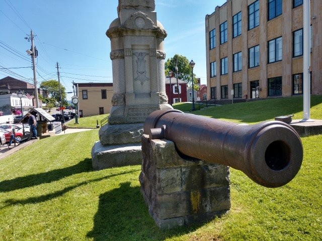 Cannon, last fired in defense of Ft. Sumter (view from north to south)