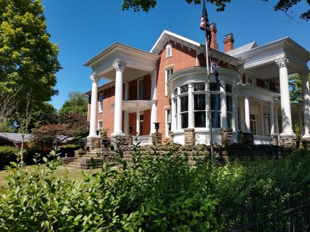 Close view along High Street (view from southwest to northeast)