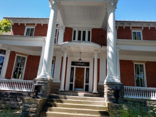 Front view along High Street (view from south to north)