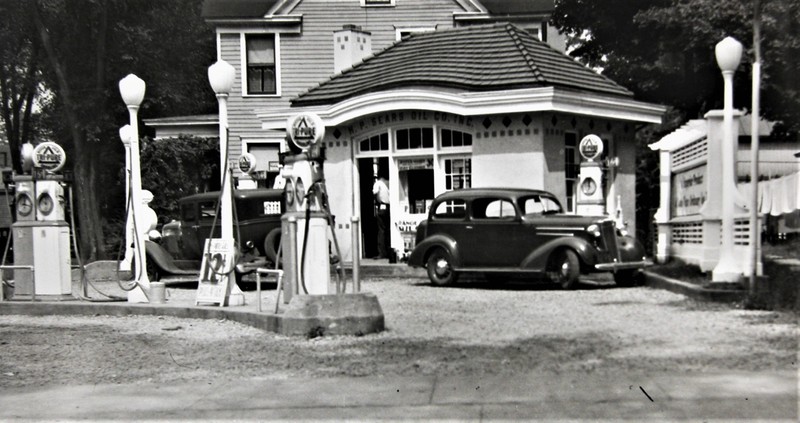 The service station as it existed in 1929.  Photo supplied by Rome Historical Society.