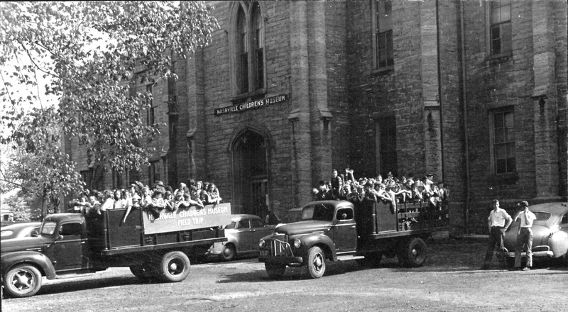 Students arrive to the Museum by the truck-full circa 1950. Credit: Adventure Science Center