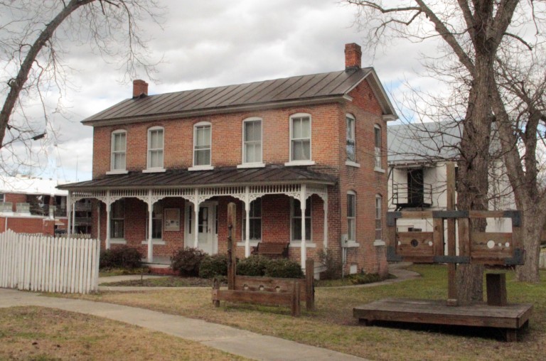 1905 Jailer's House