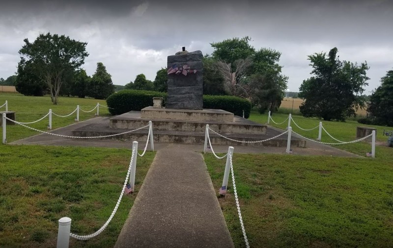 The walkway to the monument