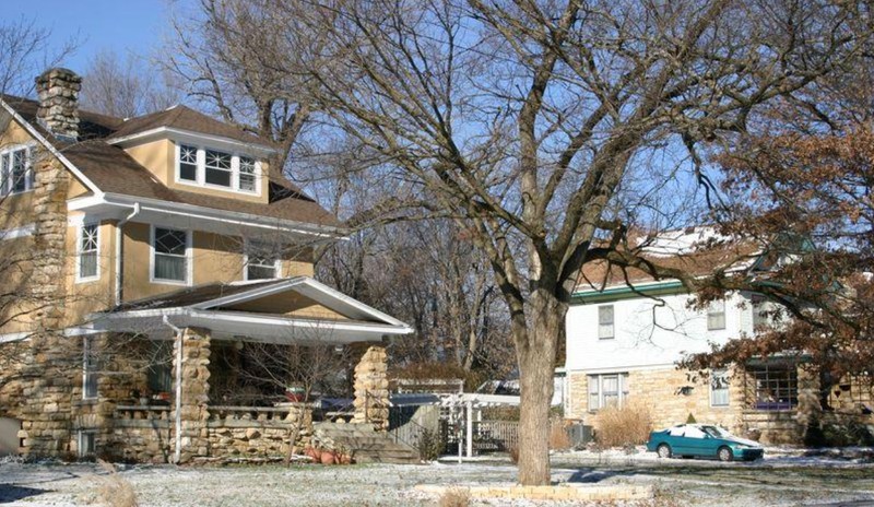 2008 photograph of two historic houses in Breezedale Historic District (KHRI)