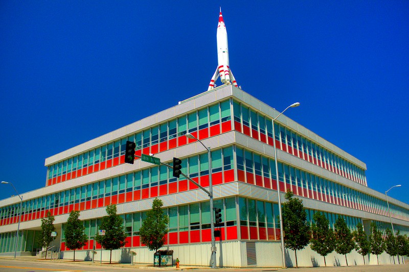 The TWA building has been restored to its original appearance and today houses an advertising agency. Image obtained from David DeHetre, Wikimedia. 