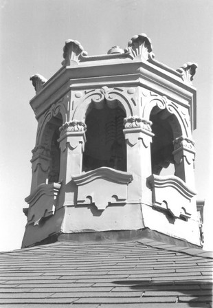 Sky, Style, Black-and-white, Facade