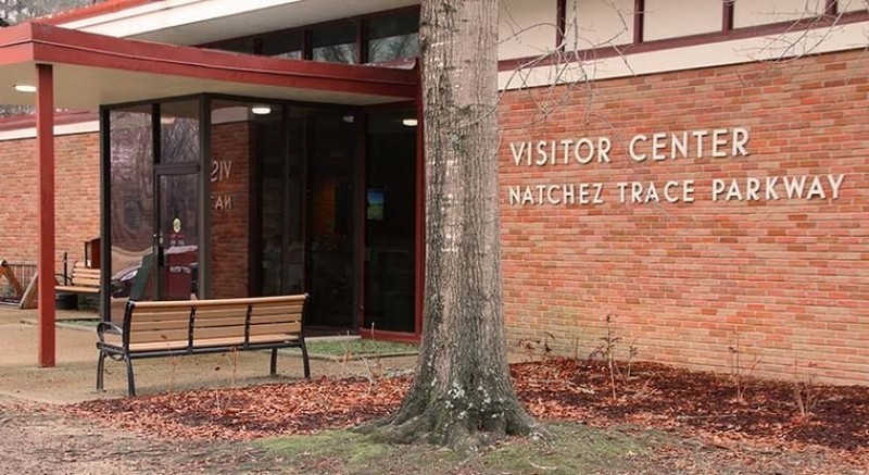 This visitors center is also the headquarters of the Natchez Trace Parkway and staffed by park rangers. 