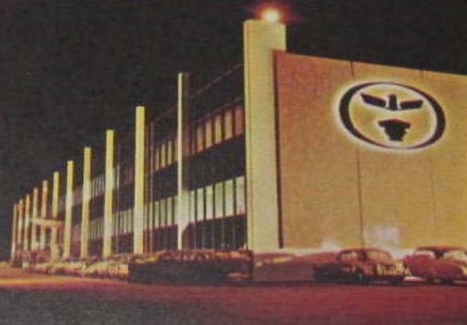 The Continental Airlines General Offices, bearing the classic "Eagle" emblem, at Los Angeles International Airport as it looked when it was completed in 1963