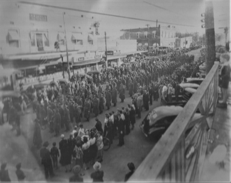 Vehicle, Motor vehicle, Crowd, Monochrome