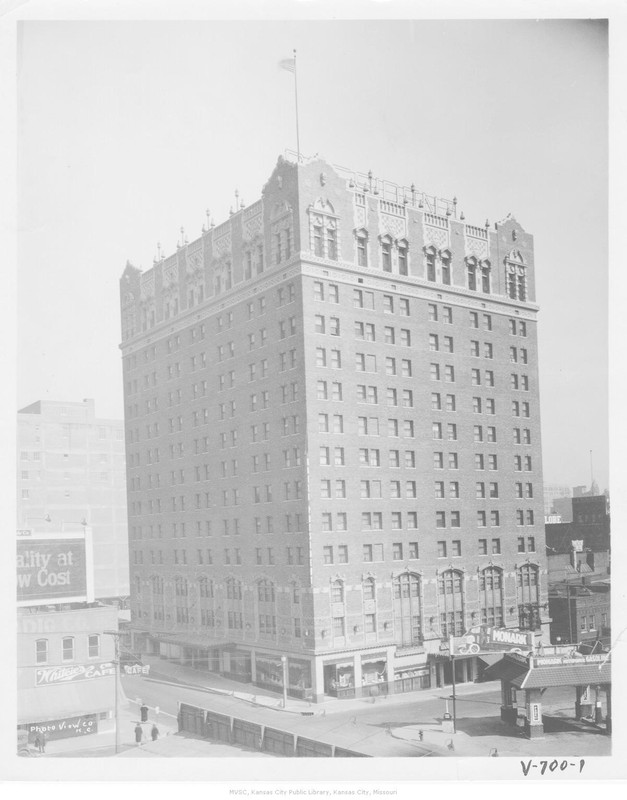 The Hotel President in 1930. Image courtesy of the Missouri Valley Special Collections. 