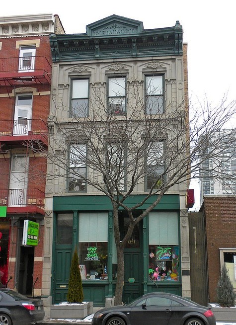Emmel Building, 1357 N. Wells Street on Near North Side of Chicago, or broadly speaking "Old Town"