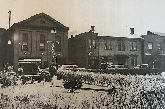 Theron Smith's auto repair shop
339 Depot Street
1922-1952