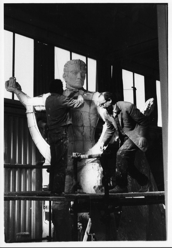 Felix De Weldon with Centennial Man during Construction in Rome. EKU Photograph Collection 