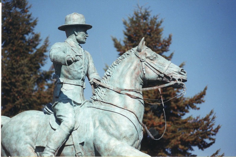 Equestrian statue, ca. 2000.  EKU Photo Collection.