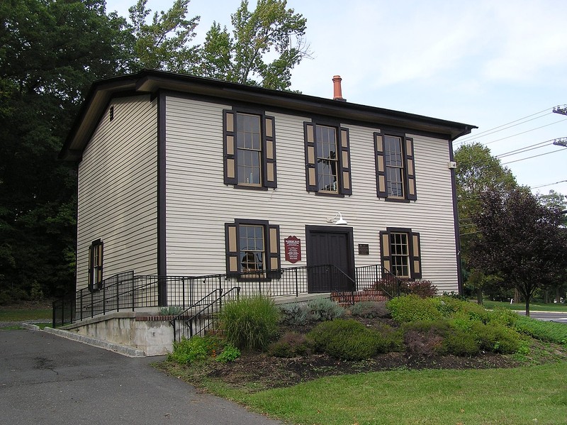 2012 photo of Farmer's Hall