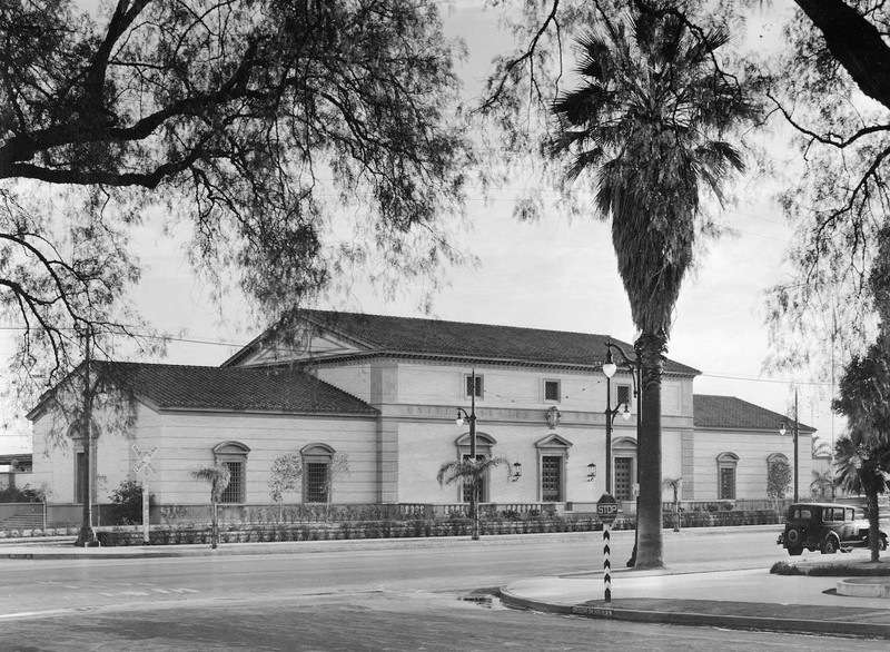 The Beverly Hills Post Office as it looked when it opened in 1936