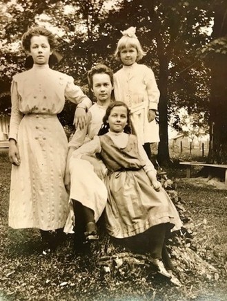 Four of the Thomas children. 
