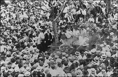 A Fred Gildersleeve image of the lynching of Jesse Washington.