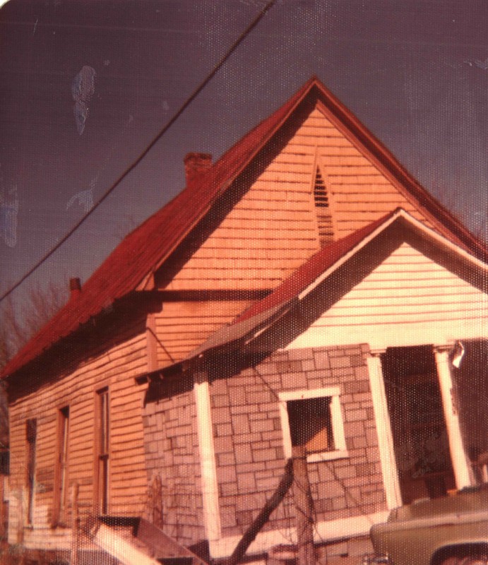 Another picture of the schoolhouse, with the porch enclosed, likely shortly before its destruction. Image courtesy of the Ceredo Historical Society Museum. 